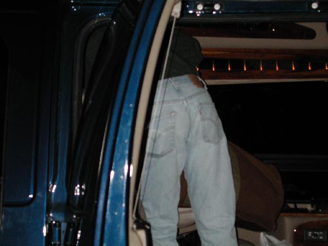 pix1fredsbutt.jpg (235847 bytes)